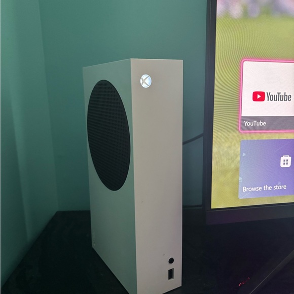 MSI Black Curved Monitor with Vibrant Display